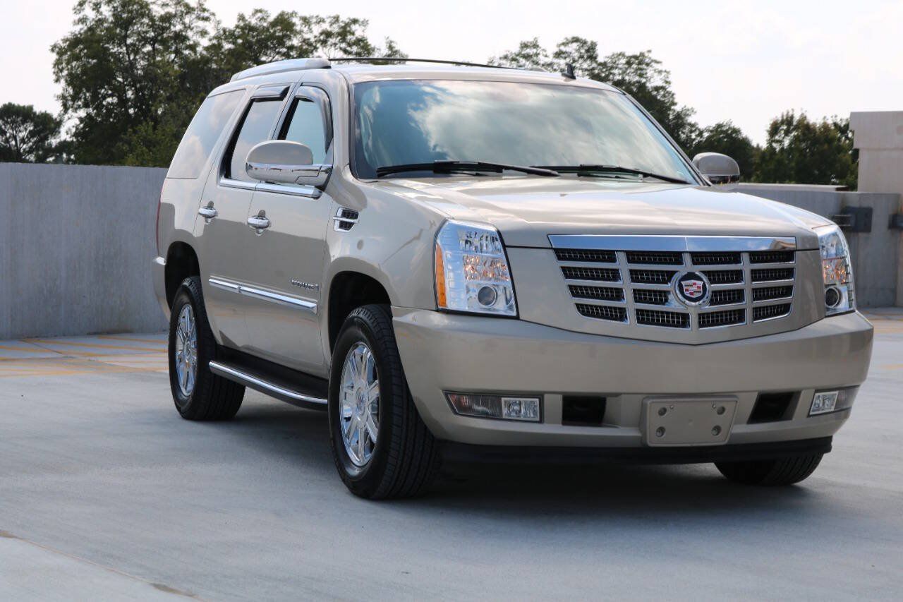 Used 2007 Cadillac Escalade AWD image 3