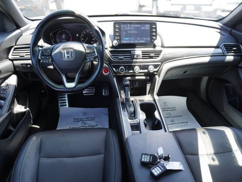 Used 2020 Honda Accord Sport image 2
