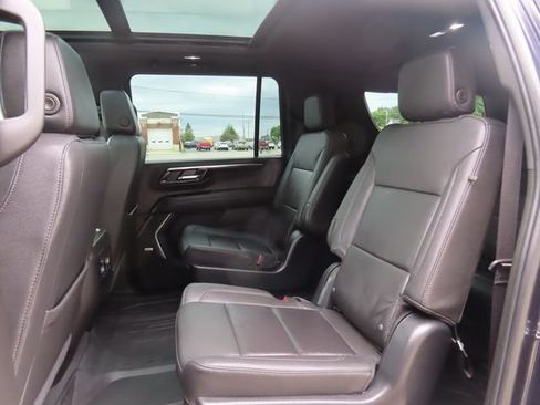 Used 2025 Chevrolet Suburban Z71 w/ Z71 Off-Road Package AWD/4WD image 23