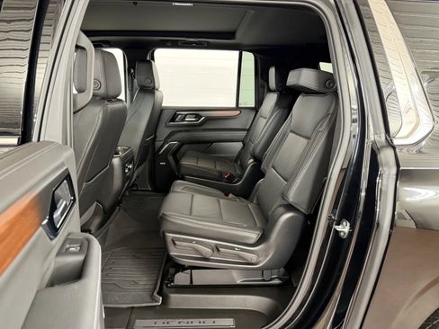 Used 2026 GMC Yukon XL Denali w/ Sun & Power Step Package AWD/4WD image 34
