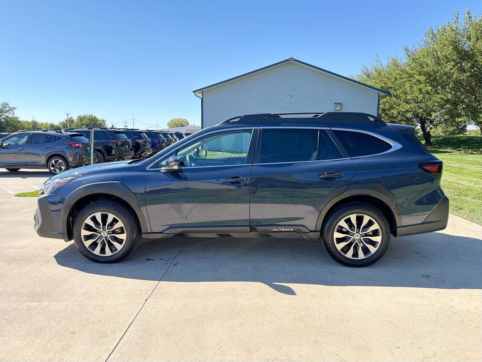 Certified 2024 Subaru Outback Limited XT AWD/4WD image 3