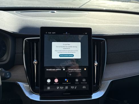 Used 2025 Volvo XC90 B6 Plus image 24