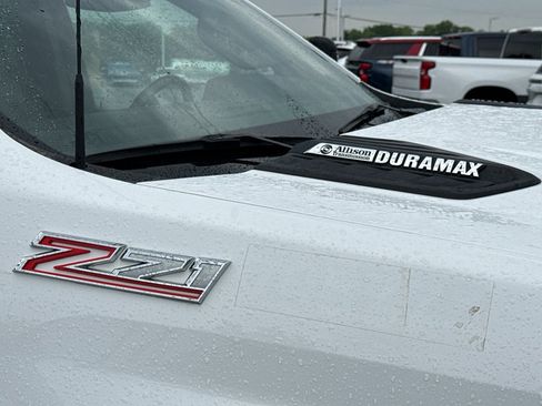 Used 2025 Chevrolet Silverado 2500 LT AWD/4WD image 9