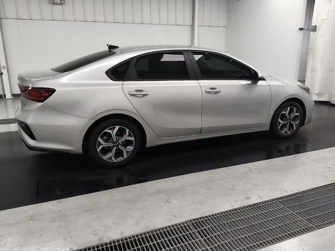 Used 2021 Kia Forte LXS FWD image 11
