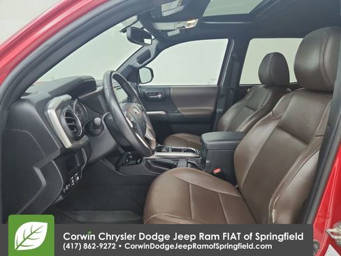 Used 2017 Toyota Tacoma Limited image 18