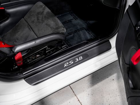 Used 2010 Porsche 911 GT3 RS image 25