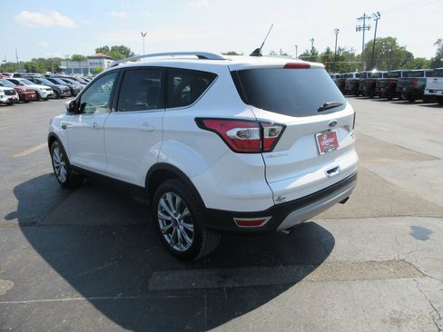 Used 2018 Ford Escape Titanium FWD image 9