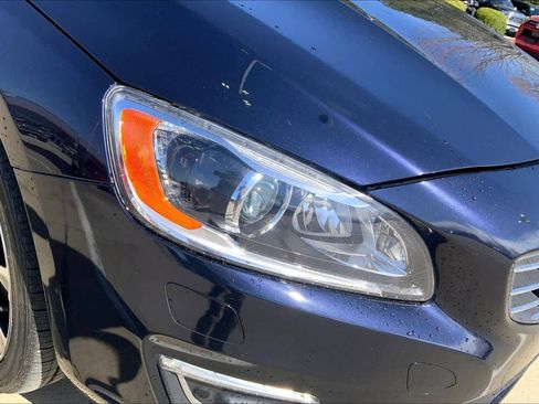 Used 2017 Volvo V60 T5 Platinum w/ Climate Package image 27