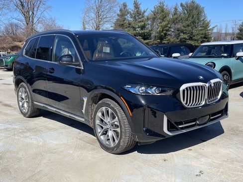New 2026 BMW X5 xDrive40i w/ Executive Package image 3