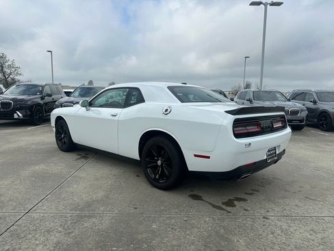 Used 2023 Dodge Challenger SXT image 7