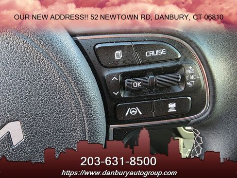 Used 2022 Kia Niro EX w/ Cold Weather Package image 11