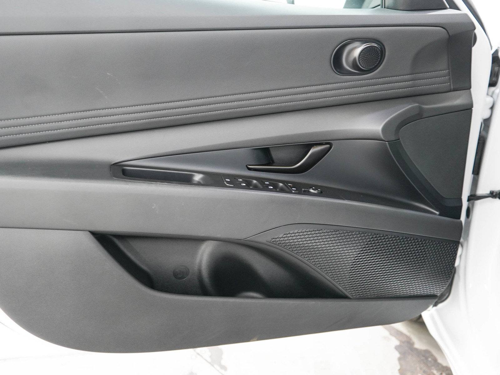 Certified 2025 Hyundai Elantra Sport FWD image 16