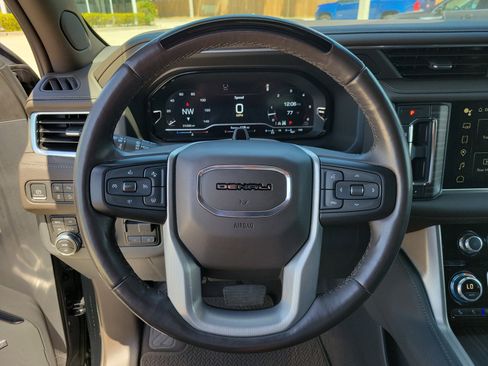Used 2023 GMC Yukon XL Denali w/ Denali Reserve Package AWD/4WD image 30