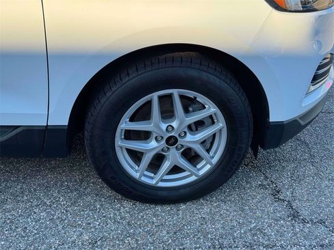 Used 2024 Ford Edge SEL image 10