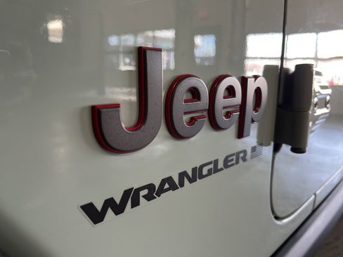 Used 2023 Jeep Wrangler Unlimited Rubicon w/ Dual Top Group image 11