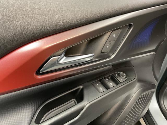 Used 2024 Chevrolet Equinox EV RS FWD image 12