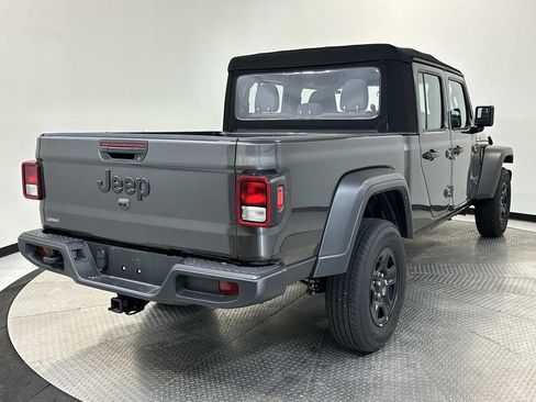 Used 2024 Jeep Gladiator Sport image 7