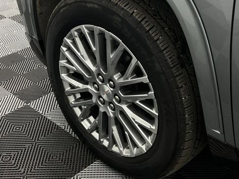 Used 2025 GMC Acadia Denali AWD/4WD image 12