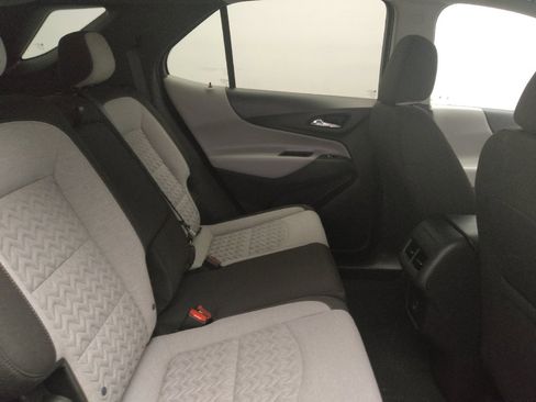 Used 2023 Chevrolet Equinox LT w/ Driver Convenience Package image 19