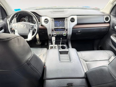Used 2018 Toyota Tundra Limited w/ Limited Premium Package AWD/4WD image 10