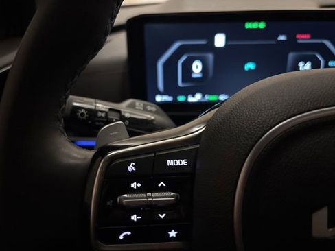 Certified 2025 Kia Carnival SX Prestige image 15