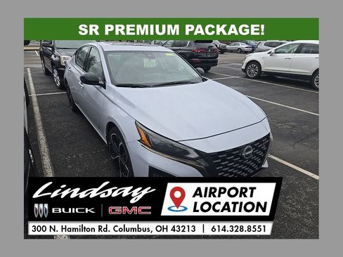 Used 2023 Nissan Altima 2.5 SR w/ SR Premium Package image 1