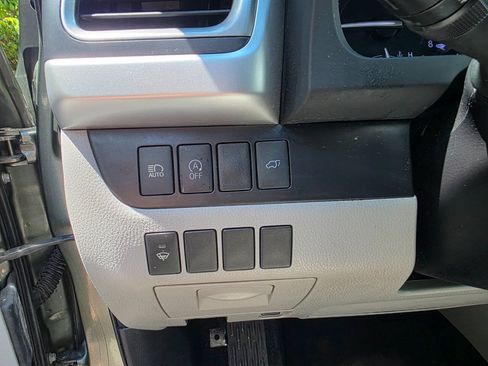 Used 2018 Toyota Highlander XLE FWD image 15