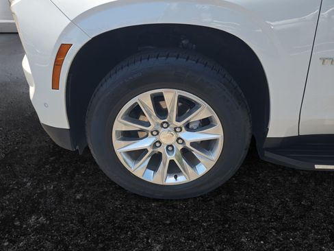 Used 2025 Chevrolet Tahoe Premier AWD/4WD image 9