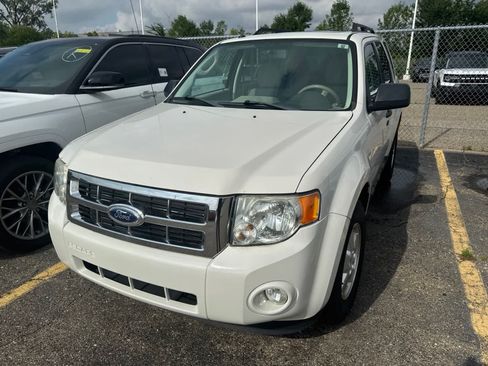 Used 2011 Ford Escape XLT w/ 201A Rapid Spec Order Code FWD image 24