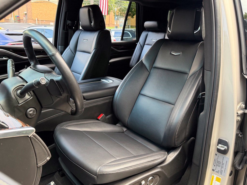 Used 2023 Cadillac Escalade Luxury RWD image 26
