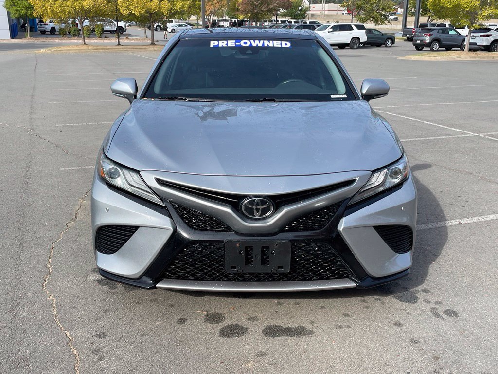 Used 2018 Toyota Camry XSE FWD image 2