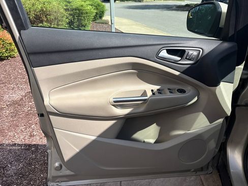 Used 2018 Ford Escape Titanium FWD image 24