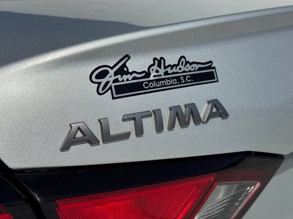 Used 2025 Nissan Altima 2.5 SV FWD image 14