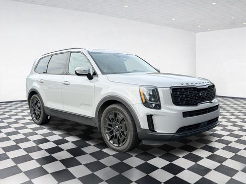 Used 2021 Kia Telluride EX w/ EX Premium Package AWD/4WD image 3