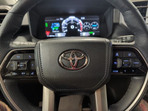 Used 2023 Toyota Sequoia Limited AWD/4WD image 11