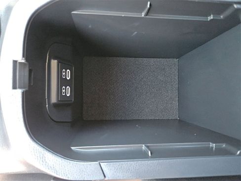 Used 2025 Toyota RAV4 LE image 29