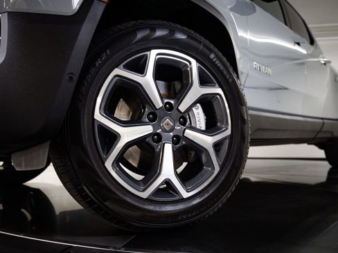 Used 2024 Rivian R1T Adventure AWD/4WD image 12