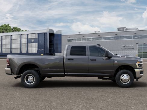 New 2026 RAM 3500 Tradesman image 21