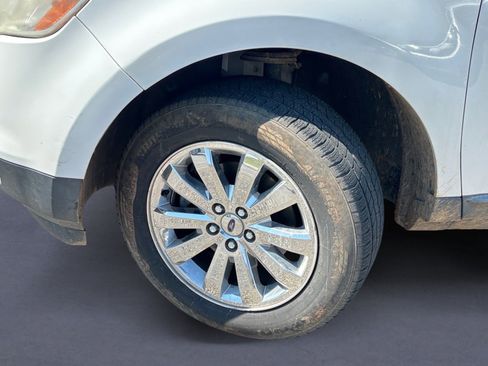 Used 2010 Ford Edge SEL image 9