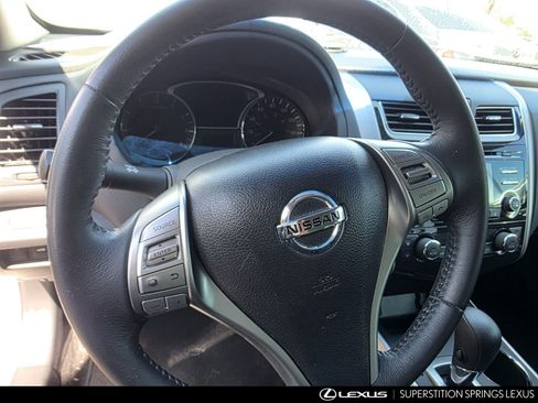 Used 2015 Nissan Altima 2.5 SV FWD image 11