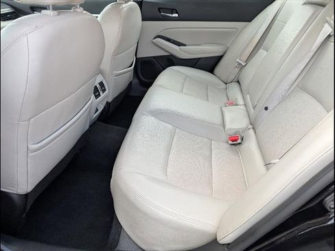 Used 2022 Nissan Altima 2.5 Platinum image 15