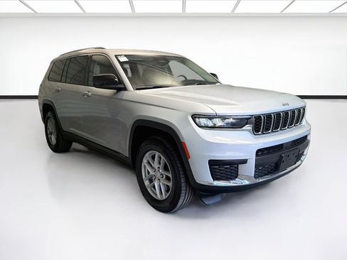 Used 2023 Jeep Grand Cherokee L Laredo AWD/4WD image 3