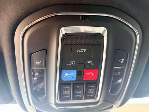 Used 2025 Jeep Grand Cherokee L Summit AWD/4WD image 29