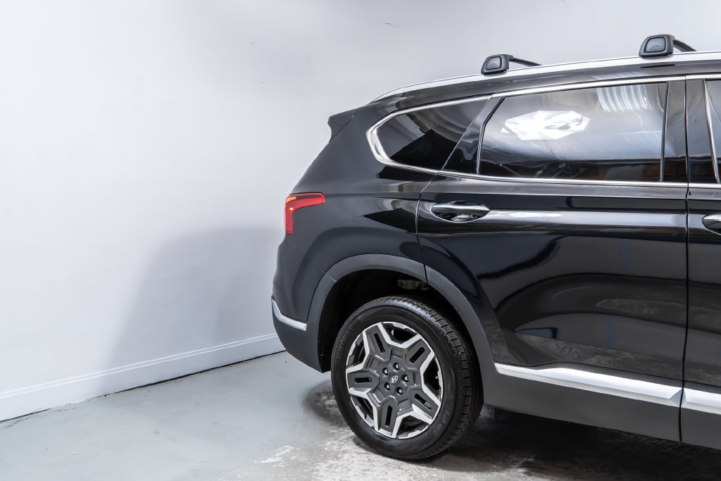 Used 2023 Hyundai Santa Fe Limited AWD/4WD image 11
