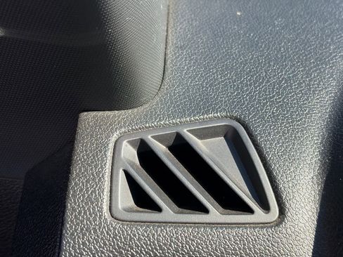 Used 2019 Ford Explorer XLT w/ Equipment Group 202A image 10