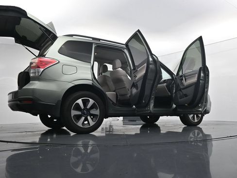Used 2017 Subaru Forester 2.5i Premium w/ Protection Package #1 AWD/4WD image 29