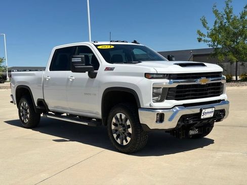 Used 2024 Chevrolet Silverado 2500 LT AWD/4WD image 48