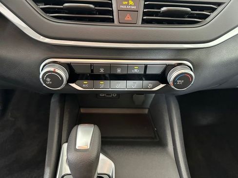 Used 2025 Nissan Altima 2.5 S FWD image 23