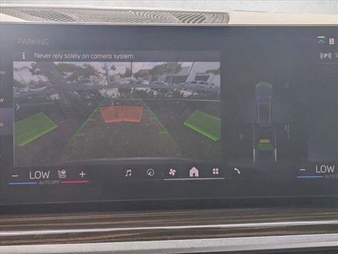 Used 2025 BMW X5 xDrive50e image 10