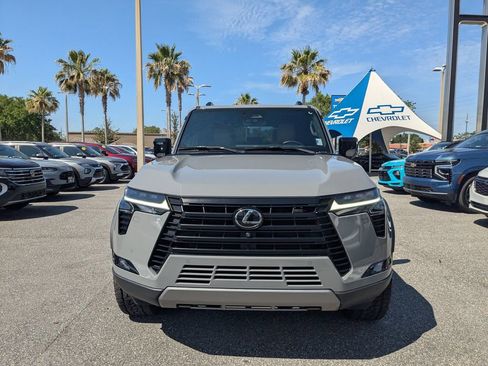 Used 2024 Lexus GX 550 AWD/4WD image 8